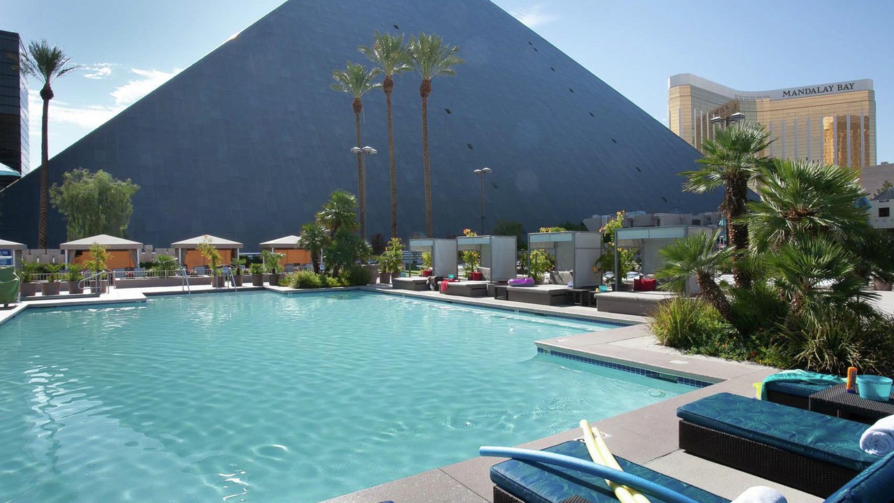 Luxor hotel casino 4